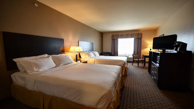 غرفة قياسية بسريرين كوين، Holiday Inn Express Hotel And Suites Del Rio 1/8