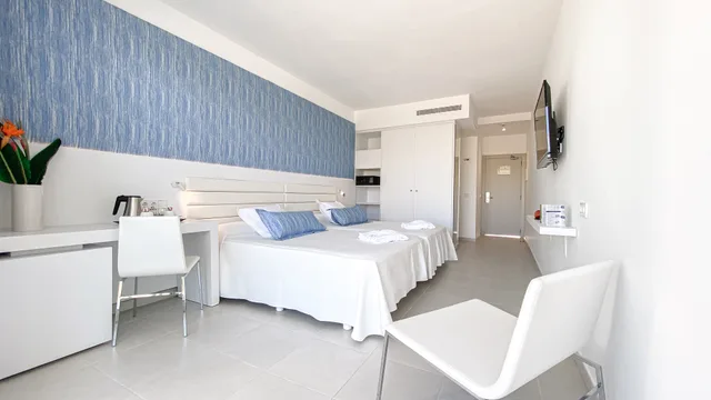 Premium, Double Bed, Side Sea View، Reverence Life Hotel 3/3
