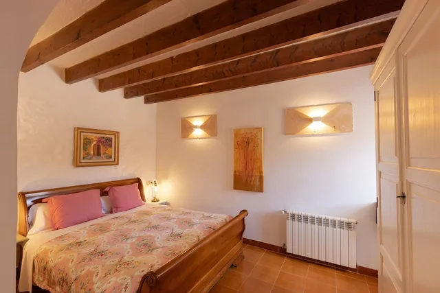 غرفة بسرير مزدوج بإطلالة على الحديقة بشرفة، Finca Son Marimon - Adults Only 2/3