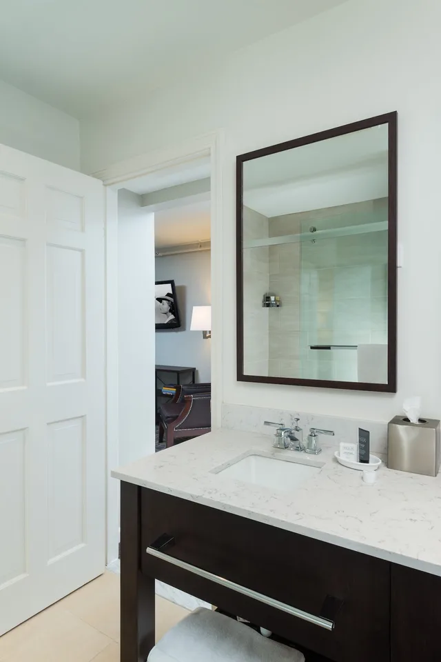 3 Bedrooms, Town House, 1 Queen and 2 King Beds, Sofa، Inns At The Equinox 4/6