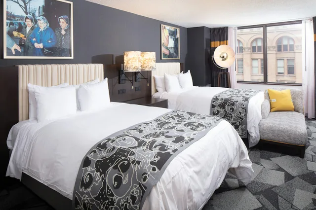 غرفة بريميير بسريرين كوين في طابق مرتفع، Saint Kate the Arts Hotel 2/2