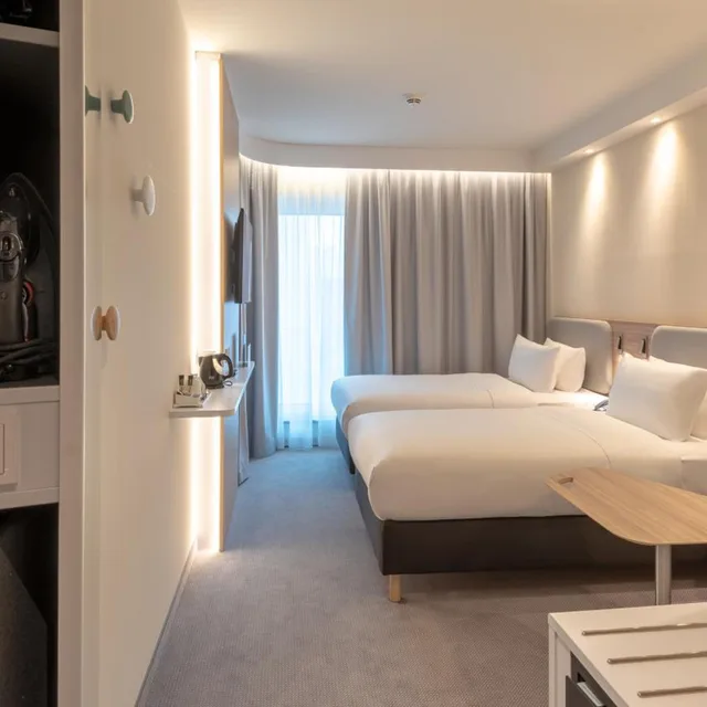 غرفة قياسية بسرير كينج، Holiday Inn Express Munich North, an IHG Hotel 5/10