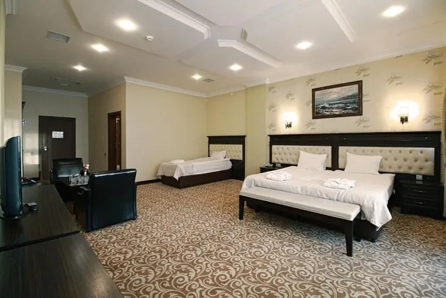 غرفة قياسية ثلاثية، NEW BAKU HOTEL 1/4