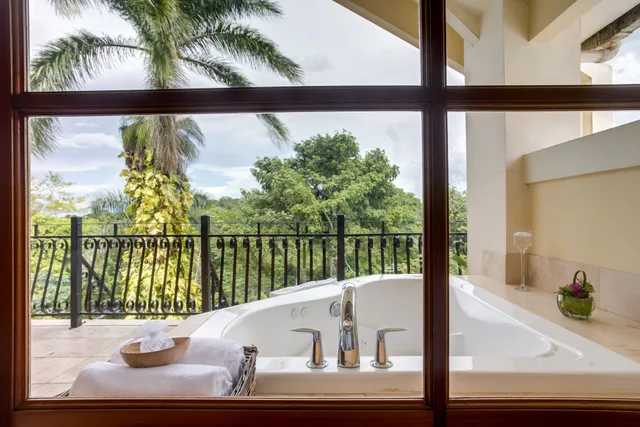 جناح ملكي بسريرين كينج بغرفتي نوم مع أريكة، San Ignacio Resort Hotel 4/4