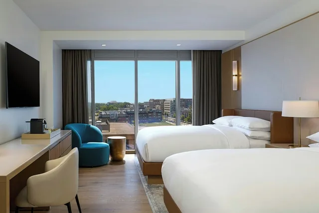 غرفة ديلوكس بسريرين كوين، JW Marriott Reston Station 2/8