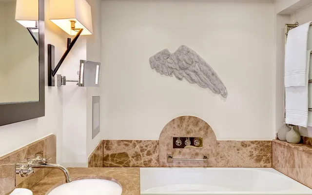 جناح جونيور بسرير كينج بإطلالة على المدينة، Augustine Hotel Prague 4/4