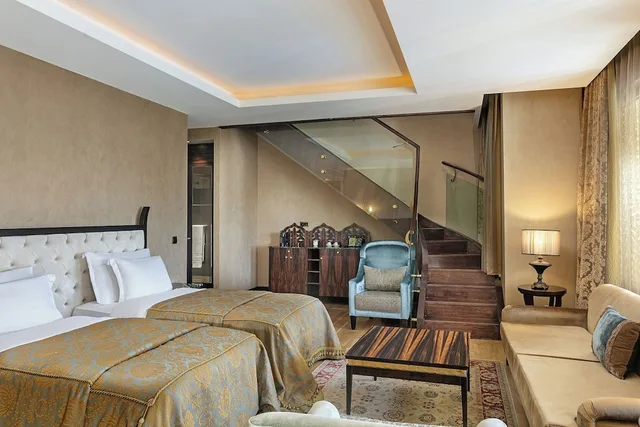 جناح دوبلكس غراند بسرير كينج وسريرين منفصلين، Mardan Palace 1/5