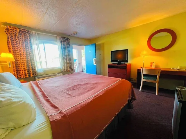 غرفة بسرير كينج، Barrington Hotel Schaumberg Near I 90 5/10
