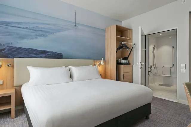 Superior, King Bed, The Hague Marriott Hotel 3/7