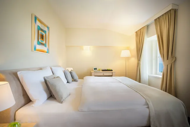 1 Bedroom, Apartment, King Bed, Sea View, Sofa, Balcony or Terrace, REMISENS VILLA BELVEDERE 1/7