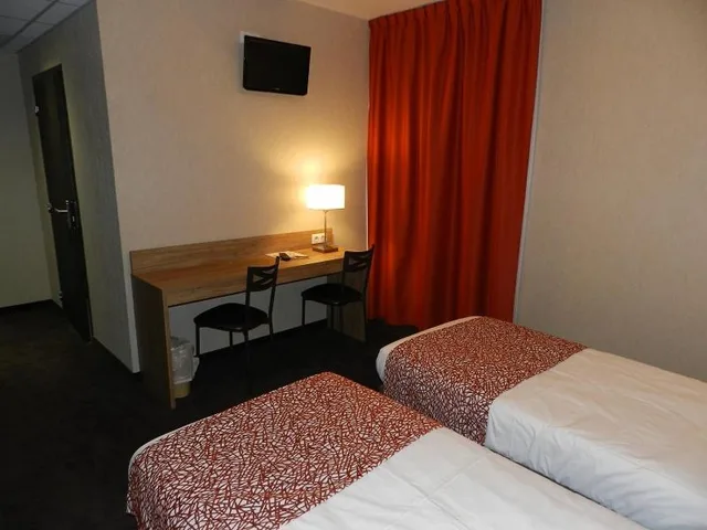 غرفة كبيرة بسريرين منفصلين، Gloria & Avenue Hotel 1/8