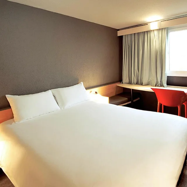 Standard, Ibis Paris Porte dOrleans 2/9