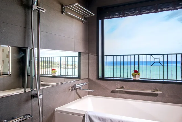 Ocean, Club, Premium, Twin Beds, Bathtub، Hotel Monterey Okinawa Spa & Resort 6/6