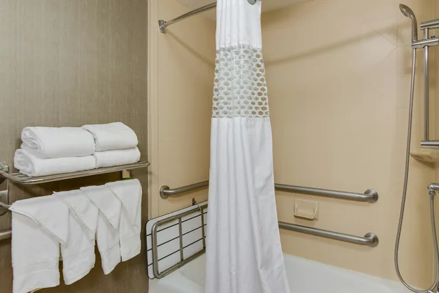 جناح بسرير كينج لذوي الإعاقة، Hampton Inn & Suites Mt. Juliet 2/3