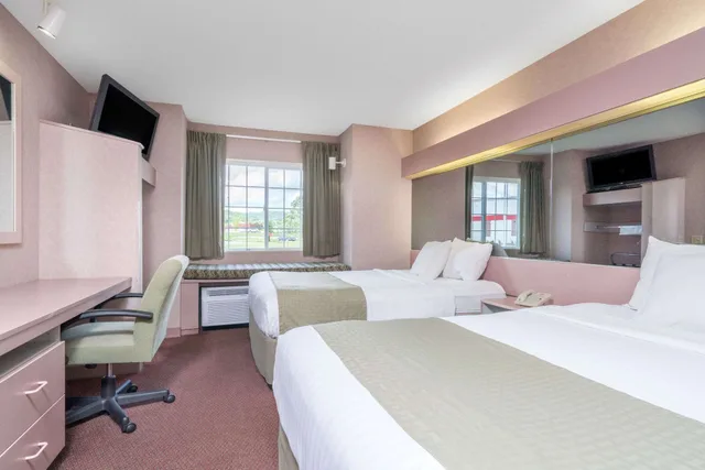 غرفة قياسية بسريرين كوين، Microtel Inn By Wyndham Onalaska La Crosse 2/6