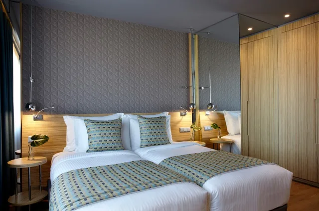 Standard, Double Bed, Wyndham Grand Athens 2/3