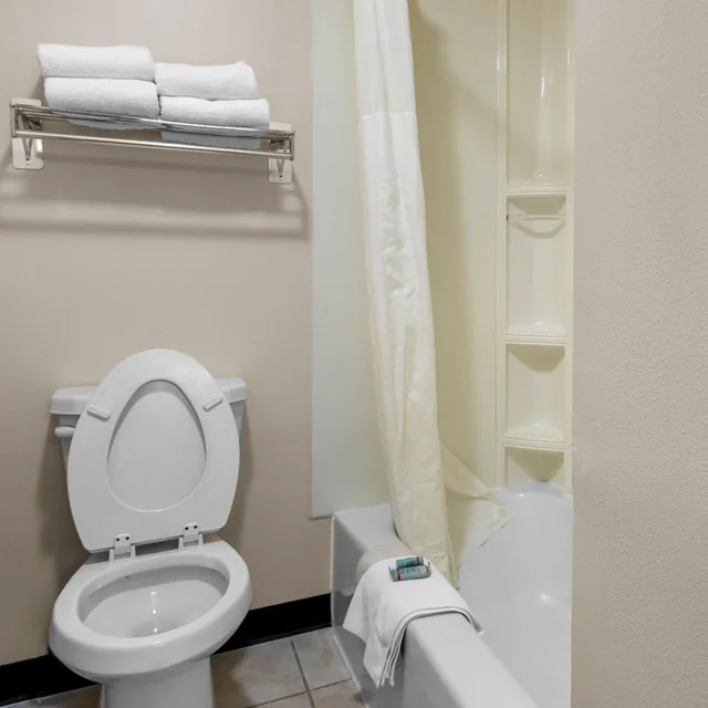 جناح بسرير كينج في الطابق الأرضي، Best Western Lee's Motor Inn 8/10