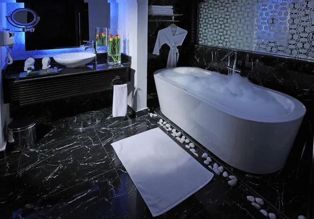 جناح جونيور بسرير كينج، Nordic Palace and Spa 3/3