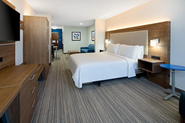 جناح بسرير كينج مع أريكة، Holiday Inn Express Hotel Suites ATASCADERO 3/6