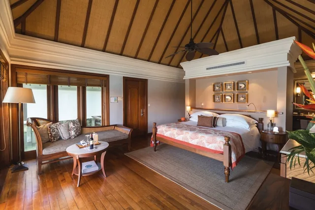 Junior Suite, King Bed, Beach Front, Sofa، Constance Prince Maurice 1/1