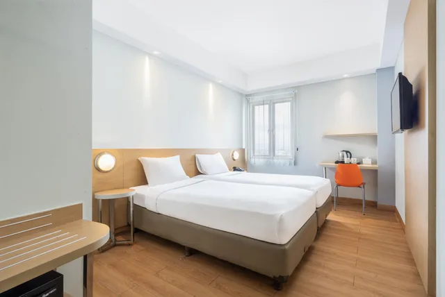 غرفة ديلوكس بسريرين منفصلين، Indie Styles Hotel Malioboro 2/2