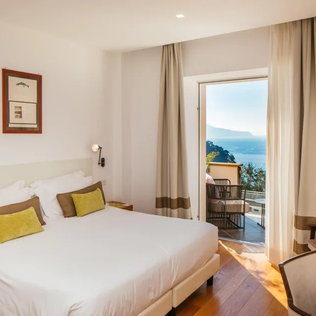 غرفة سوبيريور بسرير مزدوج بإطلالة على البحر، Villa Fiorella Art Hotel 2/5
