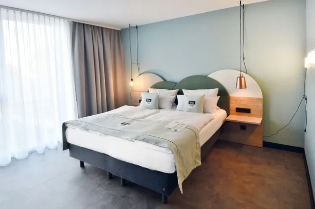 Premium, Queen Bed, Kitchenette, Holiday Inn - the niu, Cure Erlangen, an IHG Hotel 2/6