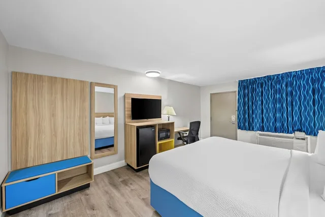غرفة قياسية بسرير كينج للمدخنين، Days Inn by Wyndham Chesapeake 5/10