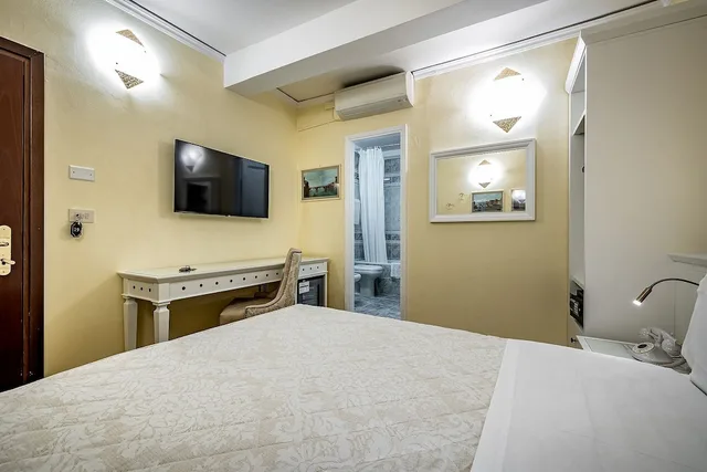 غرفة أساسية بسرير كوين، Hotel Alessandra 2/9