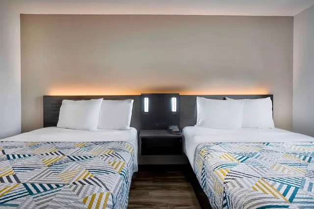 غرفة قياسية بسريرين مزدوجين، Motel6 Benbrook, TX - Fort Worth 1/6