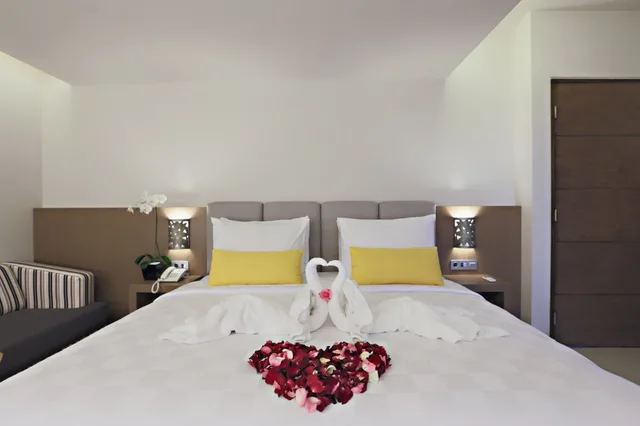Superior, Double Bed, Euphoria Hotel 2/4