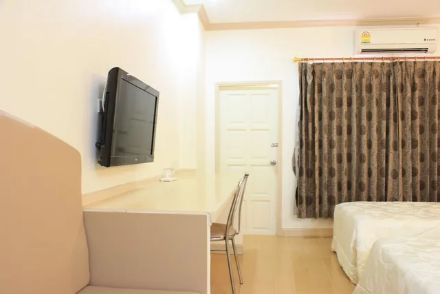 غرفة قياسية ثلاثية بسرير مزدوج وسرير فردي، P.A. Ville Hotel 2/3
