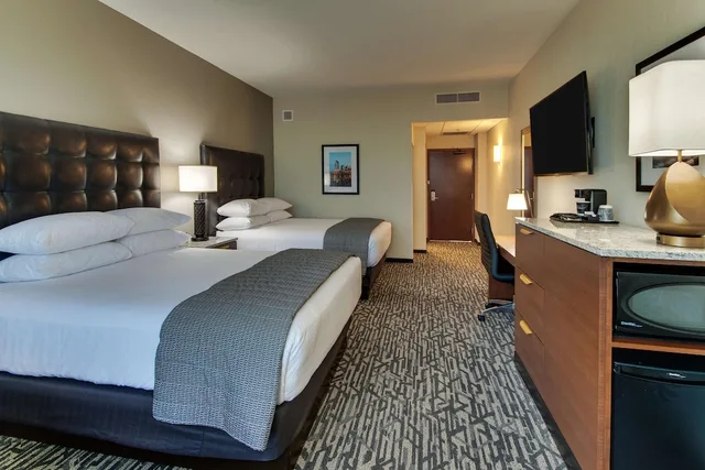 غرفة ديلوكس بسريرين كوين لذوي الإعاقة، Drury Plaza Hotel Nashville Downtown 1/5
