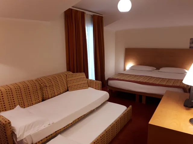 غرفة سوبيريور رباعية بسرير كوين، ACCADEMIA RIMINI 2/10