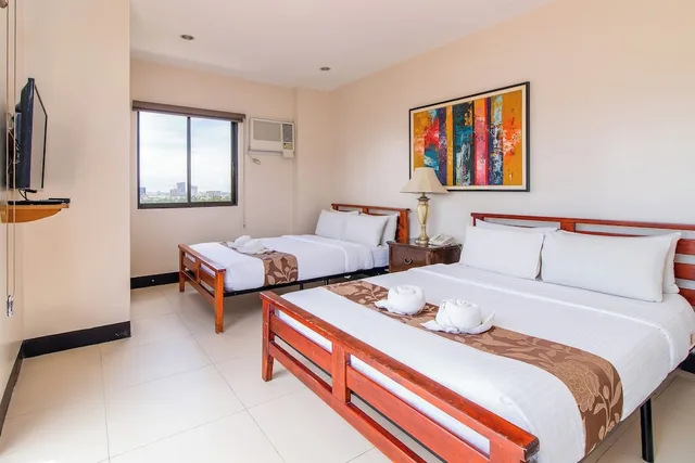 غرفة عائلية بسريرين مزدوجين، Main Hotel And Suites 2/4