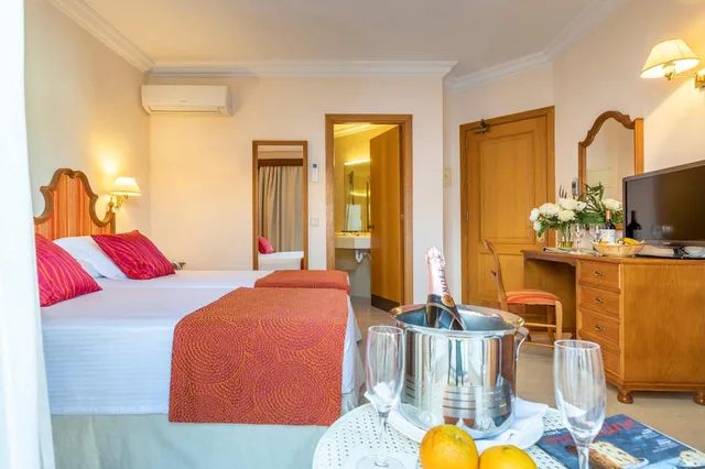 غرفة قياسية بسريرين منفصلين، Miramar Hotel 5/9