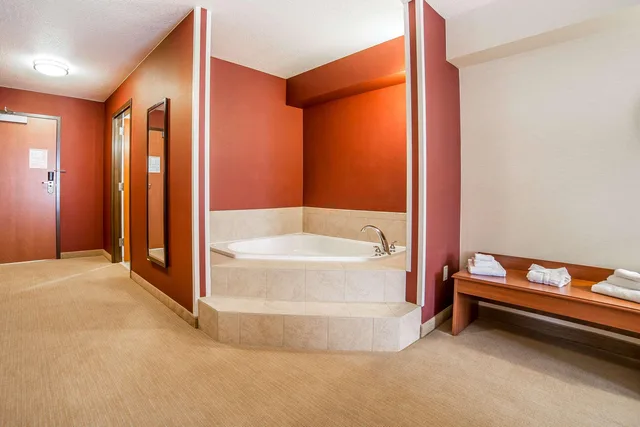 جناح بسرير كينج، Comfort Inn and Suites Gateway to Glacier National Park 4/4