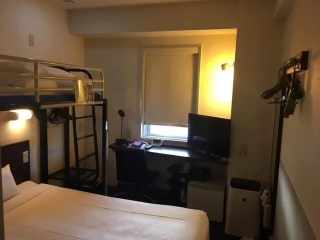 Super, 1 Double and 1 Single Bed, Smoking، Super Hotel Naha Shintoshin 4/9