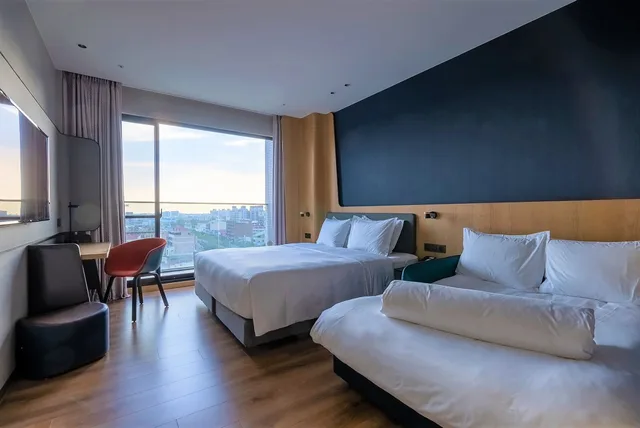 غرفة قياسية بسرير كينج مع أريكة، Holiday Inn Express Chiayi 1/9