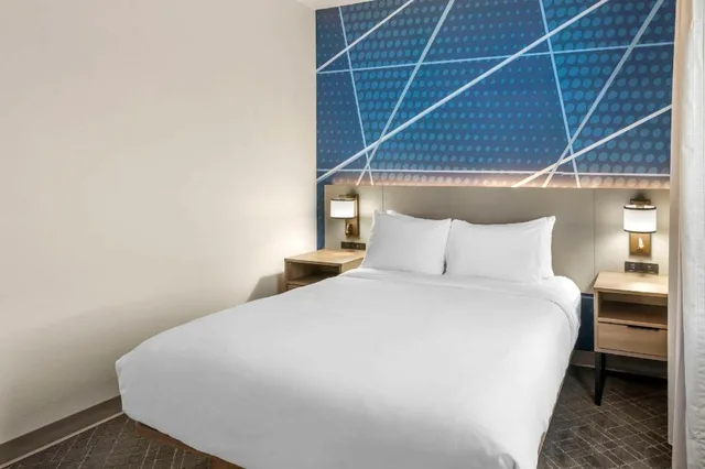 جناح بسرير كوين، Comfort Suites Elgin Northwest 2/4