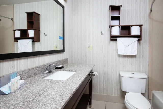غرفة قياسية بسرير كينج، Hampton Inn Monroe 8/10