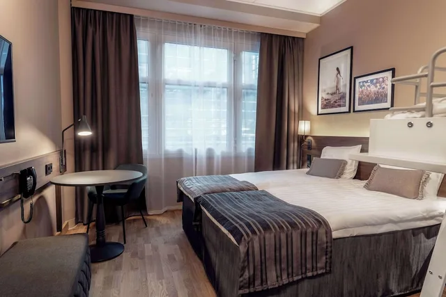 Family, Twin Beds, 2 Murphy Beds، Scandic Helsinki Airport 1/2