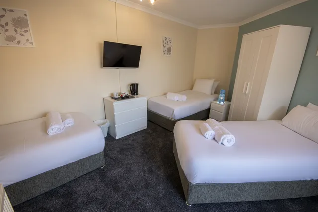 غرفة ثلاثية بثلاثة أسرّة، Irvine Riverside Guesthouse by Payman Club 7/10
