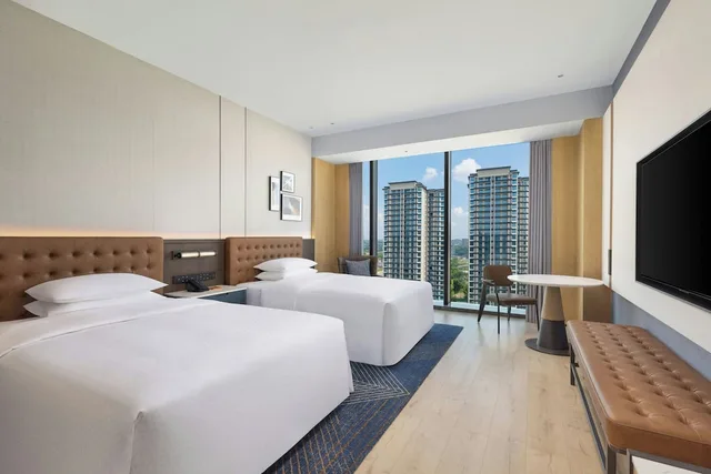 غرفة قياسية بسريرين مزدوجين بإطلالة على المدينة، Four Points By Sheraton Leshan 2/3