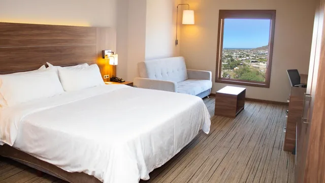 جناح، Holiday Inn Express Guaymas 7/10