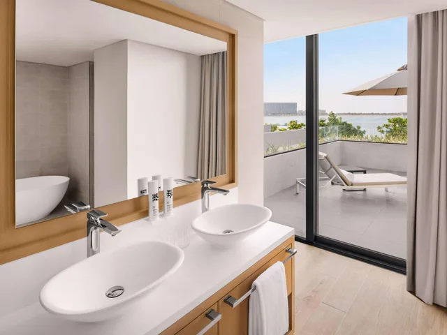 Junior Suite, Single, Beach Front, Terrace, Movenpick Resort Al Marjan Island 5/7