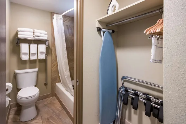 غرفة بسريرين كوين يُسمح فيها بالحيوانات الأليفة، Best Western Weston Inn 4/6
