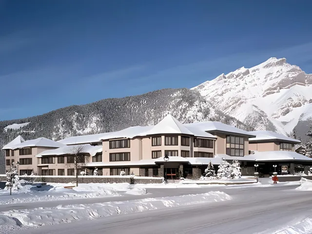 لوفت، Elk Avenue Hotel 1/2