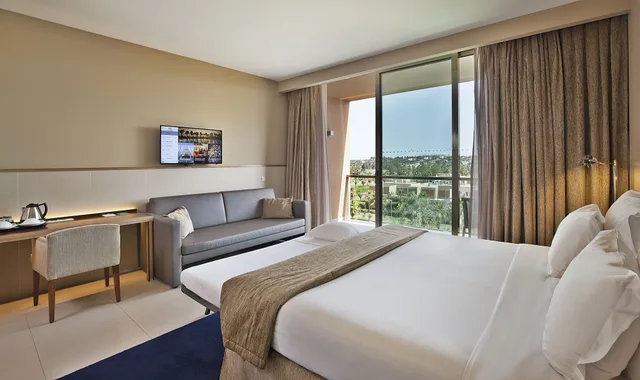 Prestige, Double Bed, Golf Course View, Sofa، Wine & Books by the sea - Algarve Resort 1/10