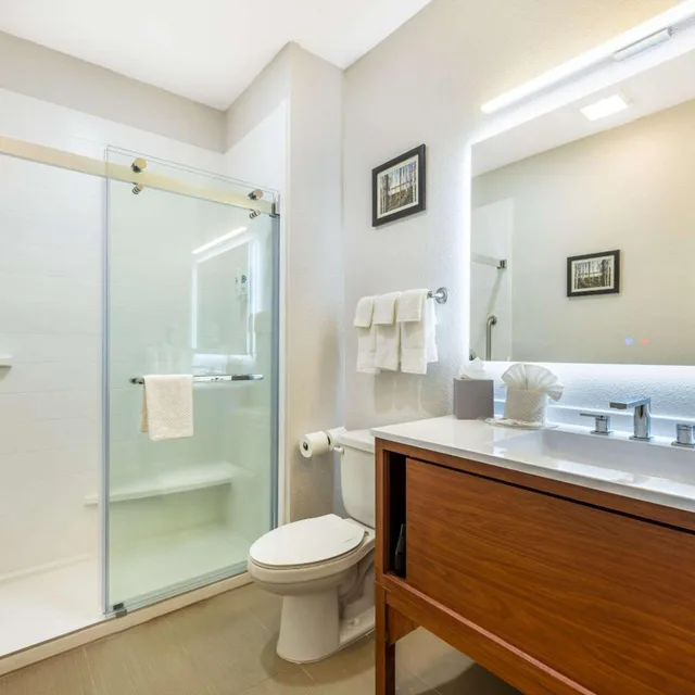 جناح ديلوكس بسرير كوين، Comfort Suites Omaha East-Council Bluffs 8/9